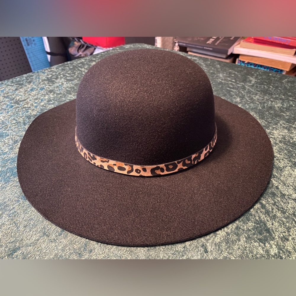 Torrid Felt hat w/ leopard print detail size M-L